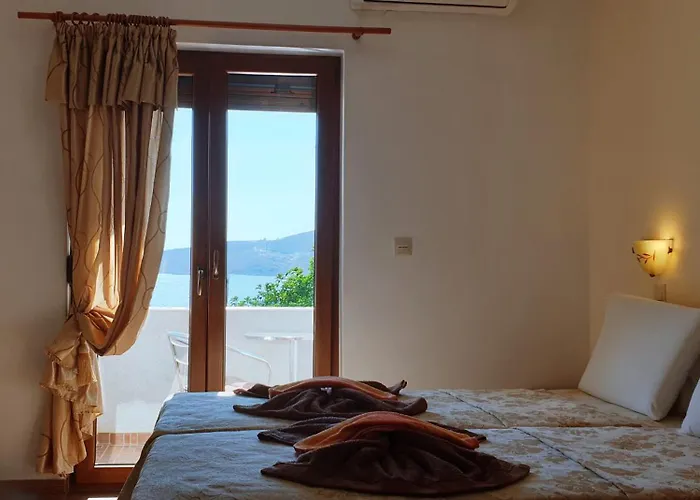 Apollo * Livadia (Tilos)