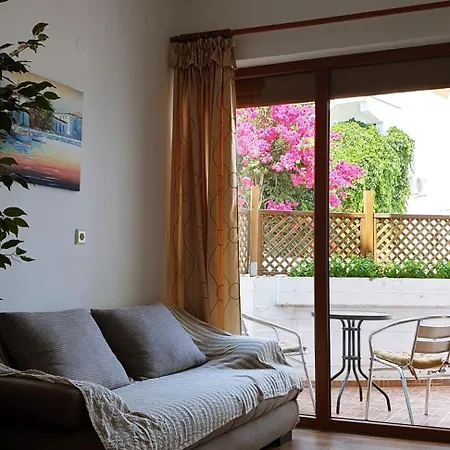 Apollo * Livadia (Tilos)