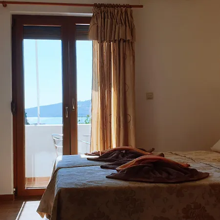 Apollo Apartment *