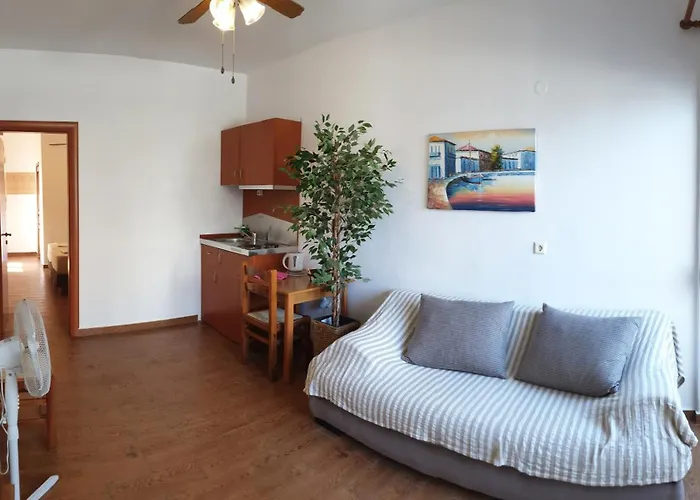 Apollo * Livadia (Tilos)